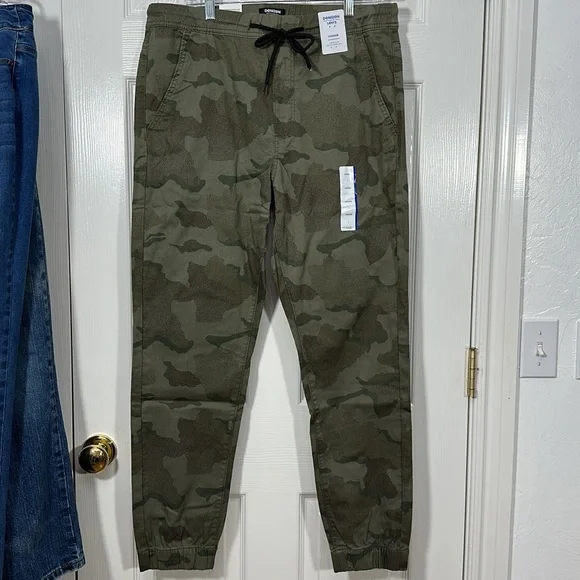 Denizen from Levi’s Super Flex Camouflage Jogger Pants - Picture 4 of 16